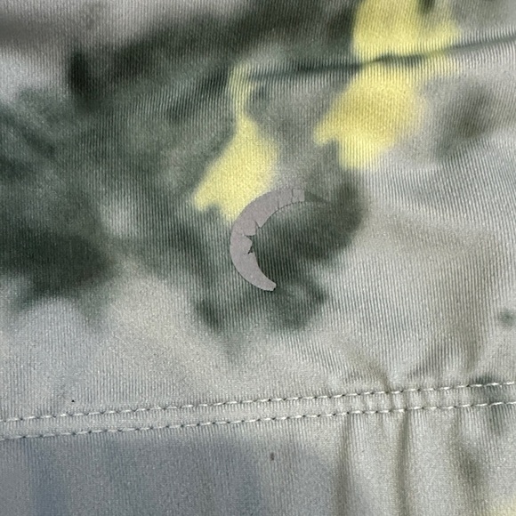 2 Vibrant Sports Bras - Tie-Dye and Leopard Print - Picture 3 of 5